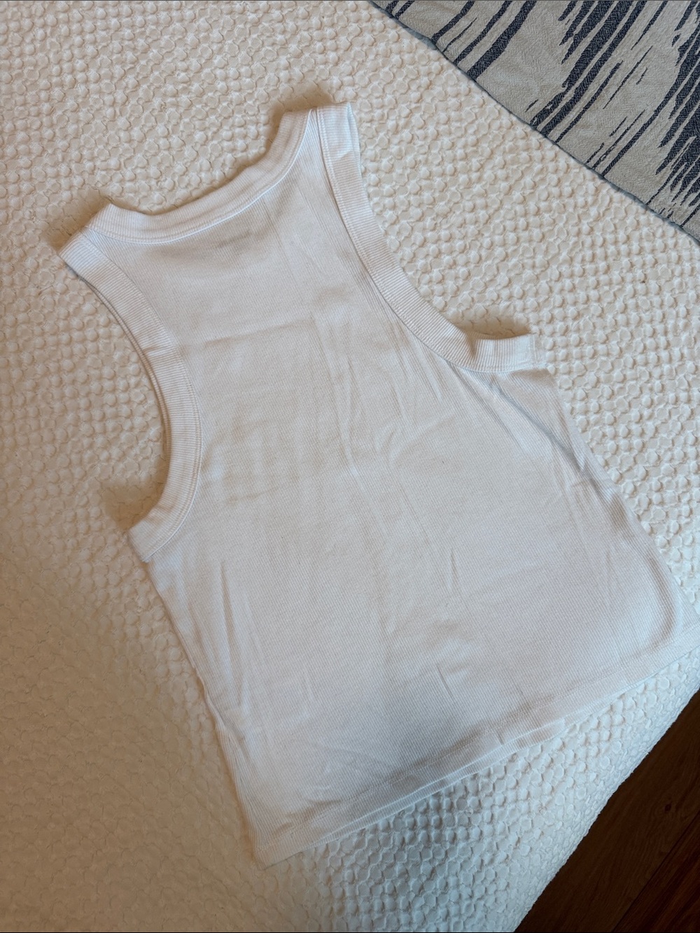 Old Navy White Ribbed Tank Top - Picture 3 of 3